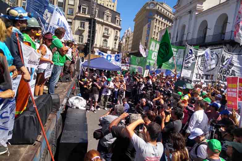Una gran movilización agrupó y puso los conflictos en la Plaza de Mayo