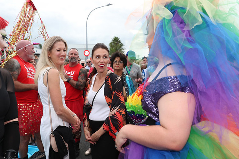 La primera ministra de Nueva Zelanda se mostró en la marcha del orgullo gay