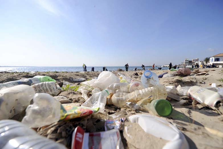 Basura plástica, la turista que no es bienvenida en la costa atlántica