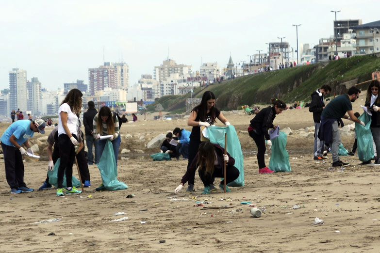 En el balance del verano 2018, lo que más creció en las playas fue la basura