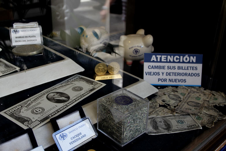 La semana arrancó con un nuevo record del dólar