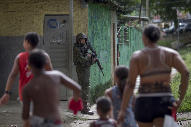 La intervención militar en Río es como un «laboratorio para el resto de Brasil»