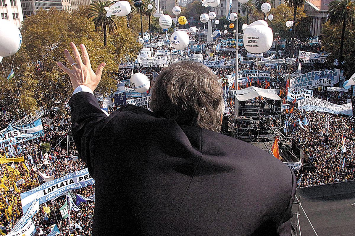 Diez años sin Néstor: un recorrido fotográfico por su presidencia y su legado