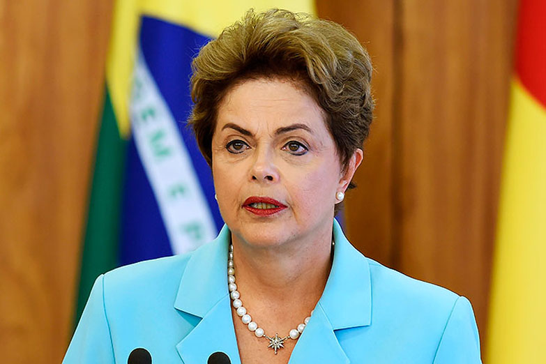 Dilma acusó de fascista al director de la serie sobre el Lava Jato
