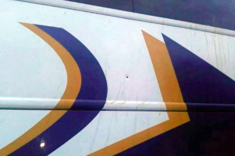 Tiros y piedrazos contra micros de la caravana que sigue a Lula