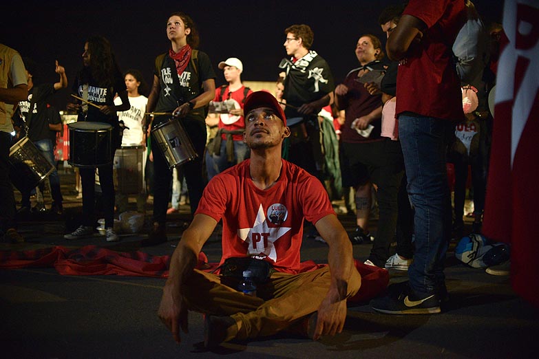El Partido de los Trabajadores aseguró que defenderá la candidatura de Lula