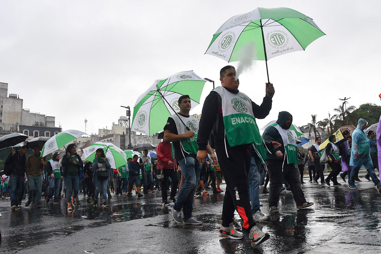 Los bancarios cumplieron el paro y amenazan con nueva medida por 48 horas