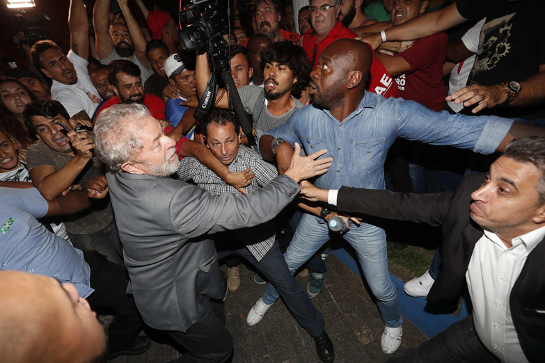 Moro le quita derechos a Lula en prisión
