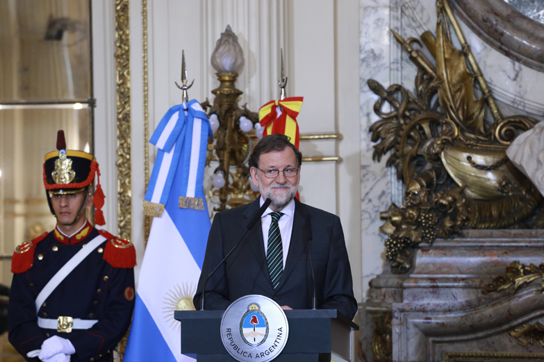 Rajoy se queda mudo ante una consulta sobre las víctimas del franquismo