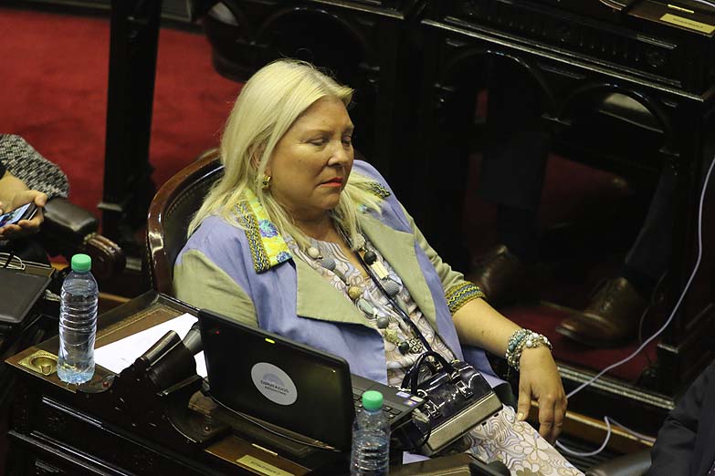 Carrió se suma a la UCR y cuestiona el tarifazo del gobierno