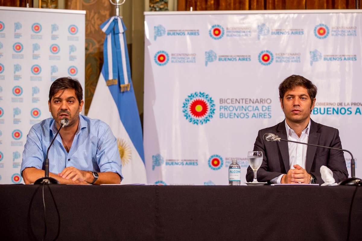 Kicillof anuncia la suba salarial para los policías junto a intendentes del Conurbano