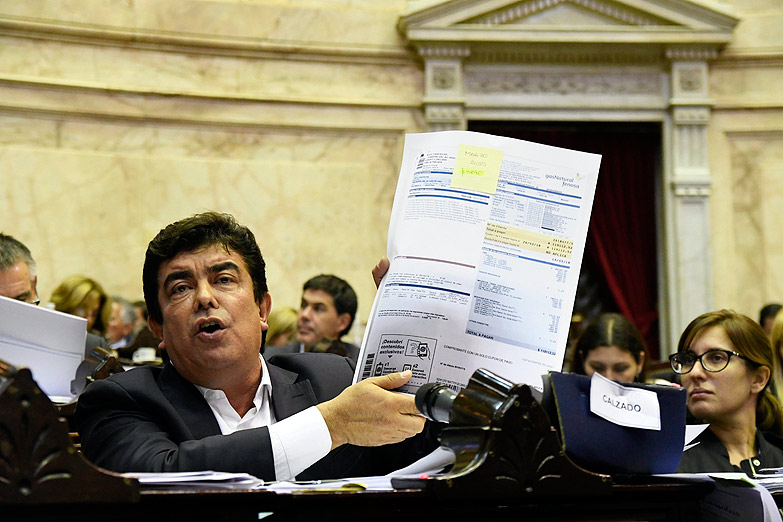 Espinoza: “El presidente Macri tiene que terminar con la demagogia y la dramaturgia”
