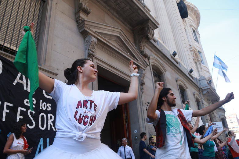 Cómo el cierre de los 29 profesorados rompió el cerco mediático