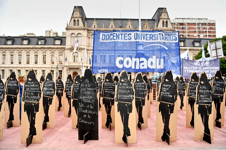 Crecen los conflictos contra el techo salarial del 15%