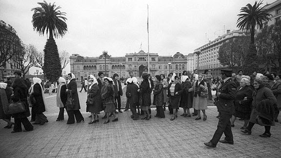 Las Madres recuerdan los 41 años de la primera ronda en la Plaza