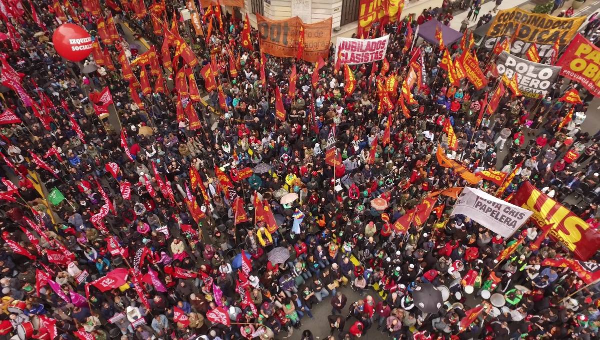 La izquierda, con actos separados, pero con discurso unificado contra Macri y a favor del aborto legal