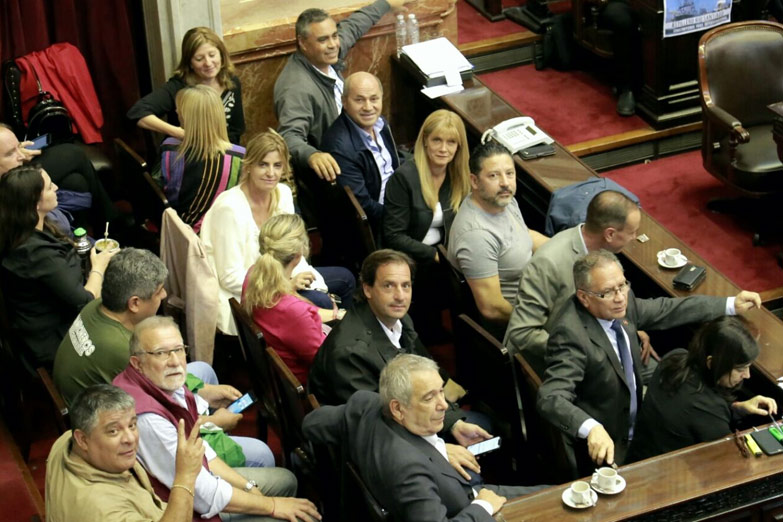 Sindicatos, organizaciones sociales e intendentes unidos contra el aumento de tarifas