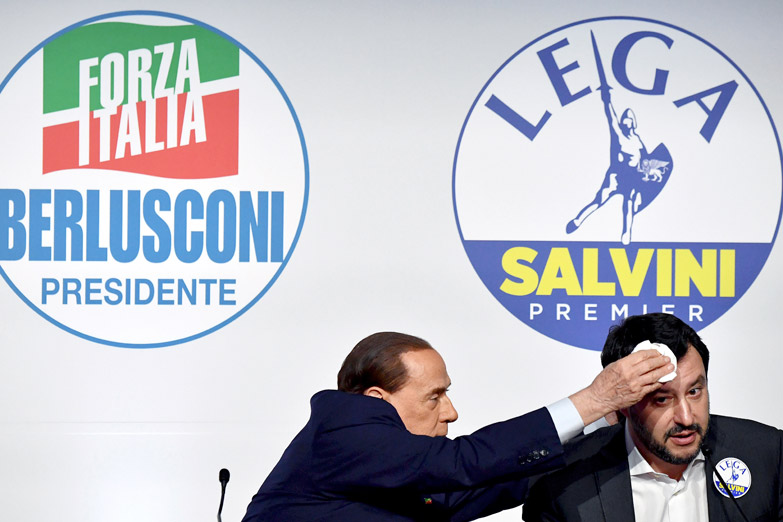 Silvio Berlusconi vuelve a escena en Italia