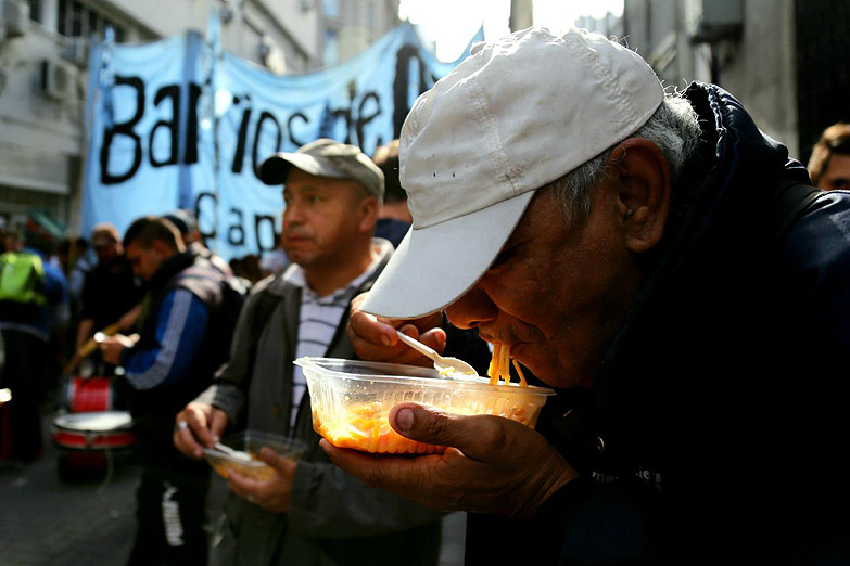 Ollas populares en el Banco Central contra la bicicleta financiera