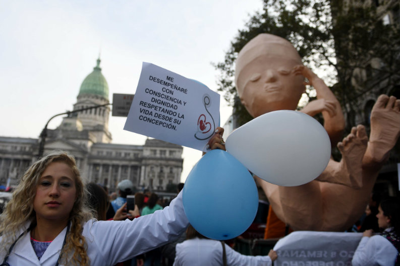 Marcha contra la despenalización del aborto, con apoyo de famosos