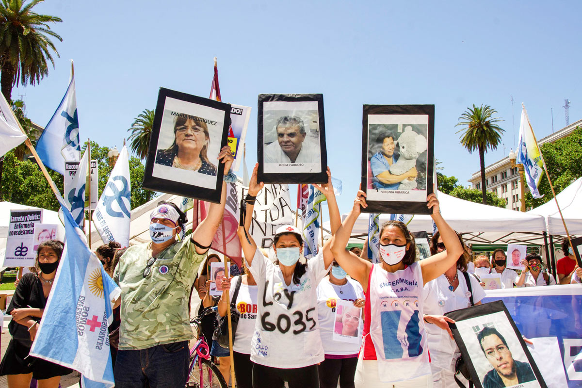 Los trabajadores de la salud son esenciales pero cobran como descartables