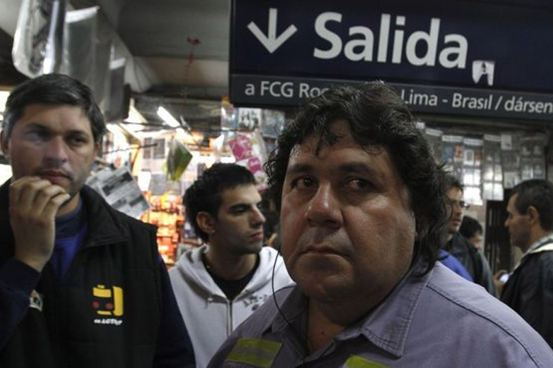 Metrovías echó a tres trabajadores justo cuando iniciaban una nueva protesta