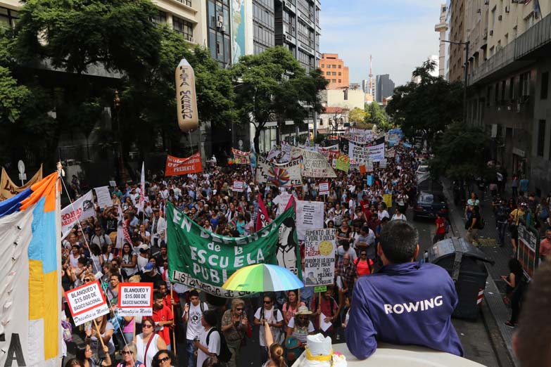 La Marcha Federal llega a Plaza de Mayo contra el veto de Macri