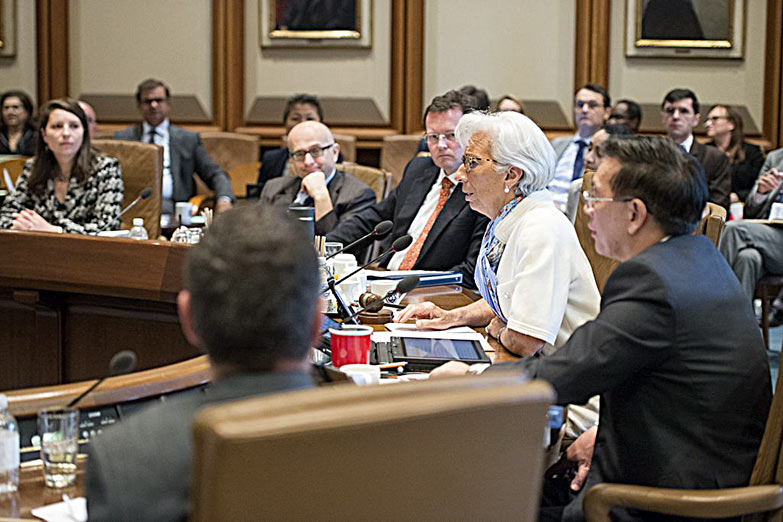 Dujovne viaja a Estados Unidos con la Carta de Intención dirigida al FMI