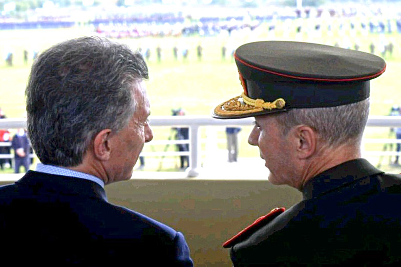 Macri relanza su política de defensa y crea una fuerza especial  de 10.000 militares