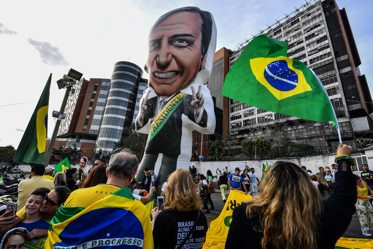 El fascista Bolsonaro molesta a la derecha brasileña que lo creó
