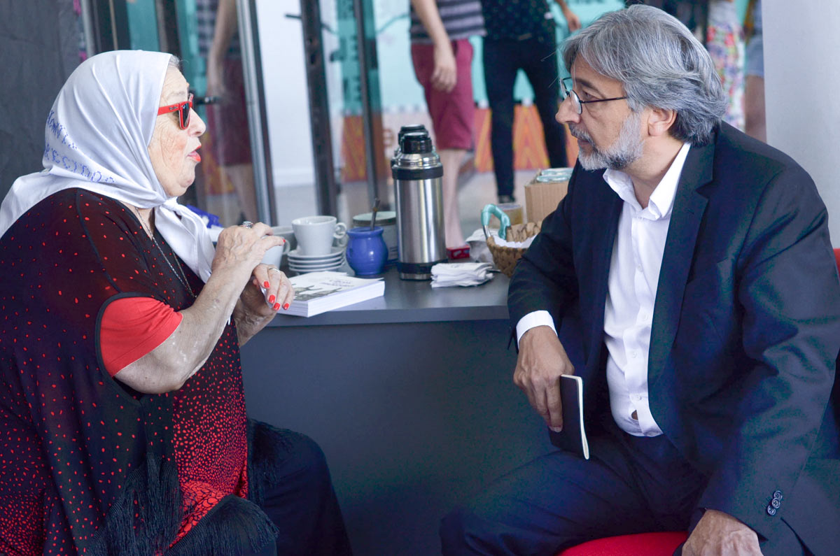 Cuando las memorias de las Madres de Plaza de Mayo  se vuelven objetos literarios
