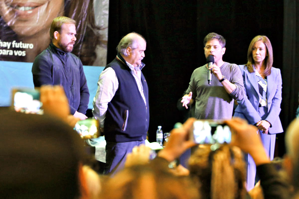 Kicillof diseña los primeros 100 días: atender la urgencia y un gran plan de infraestructura