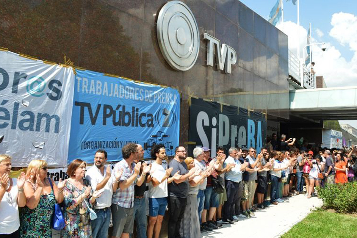 Los trabajadores de la TV Pública emiten una nueva edición del noticiero