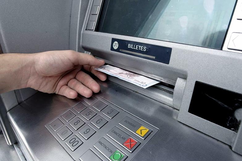 En qué casos seguirá siendo gratuito el uso de los cajeros automáticos En qué casos seguirá siendo gratuito el uso de los cajeros automáticos