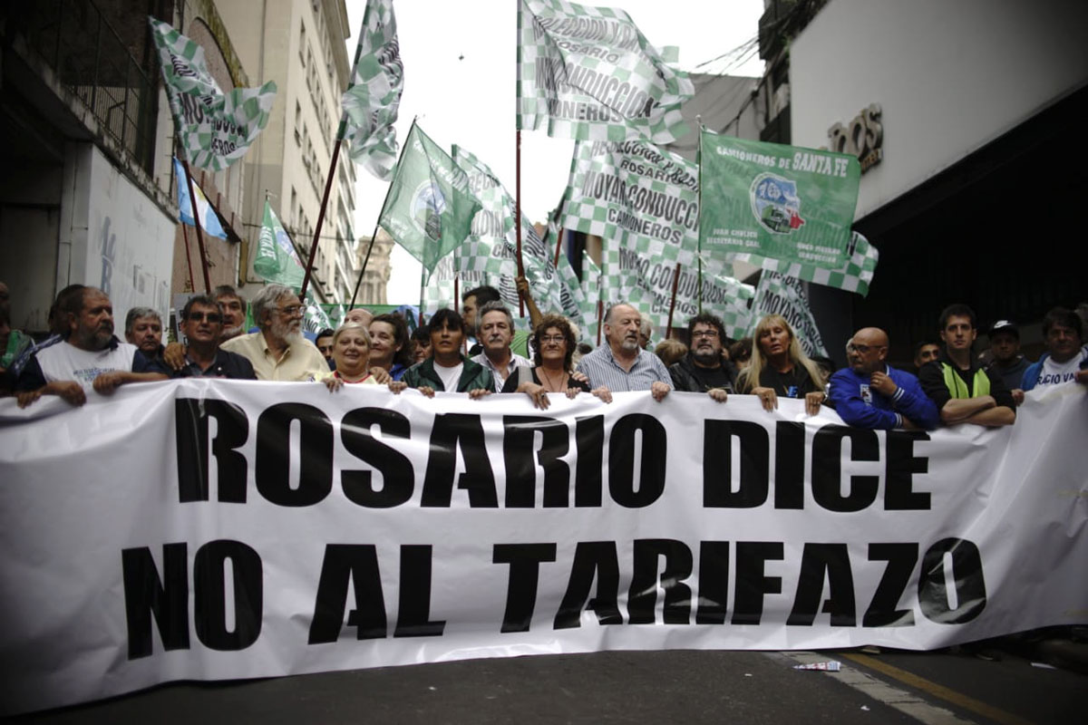 Masiva protesta contra los tarifazos