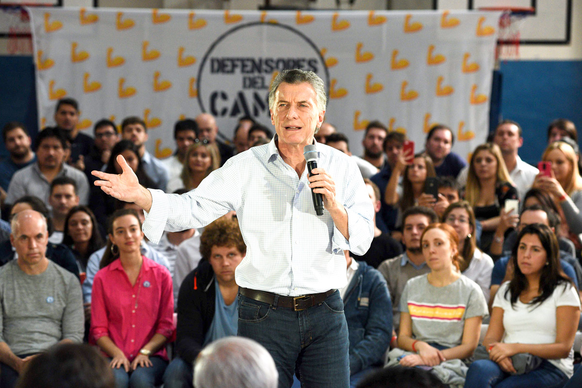 Atravesado por el factor sorpresa, Macri enfrenta otra interna por el Plan V