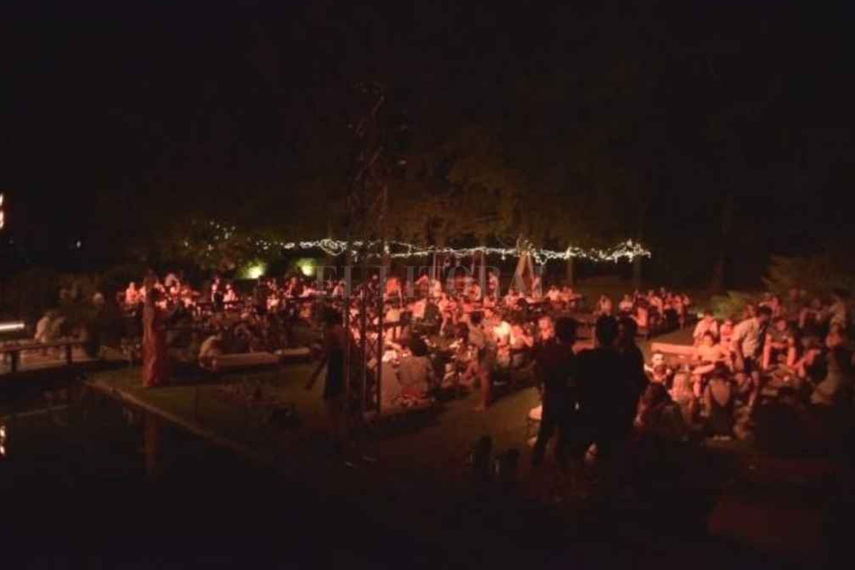 Clausuran una fiesta clandestina con 250 personas en Pilar