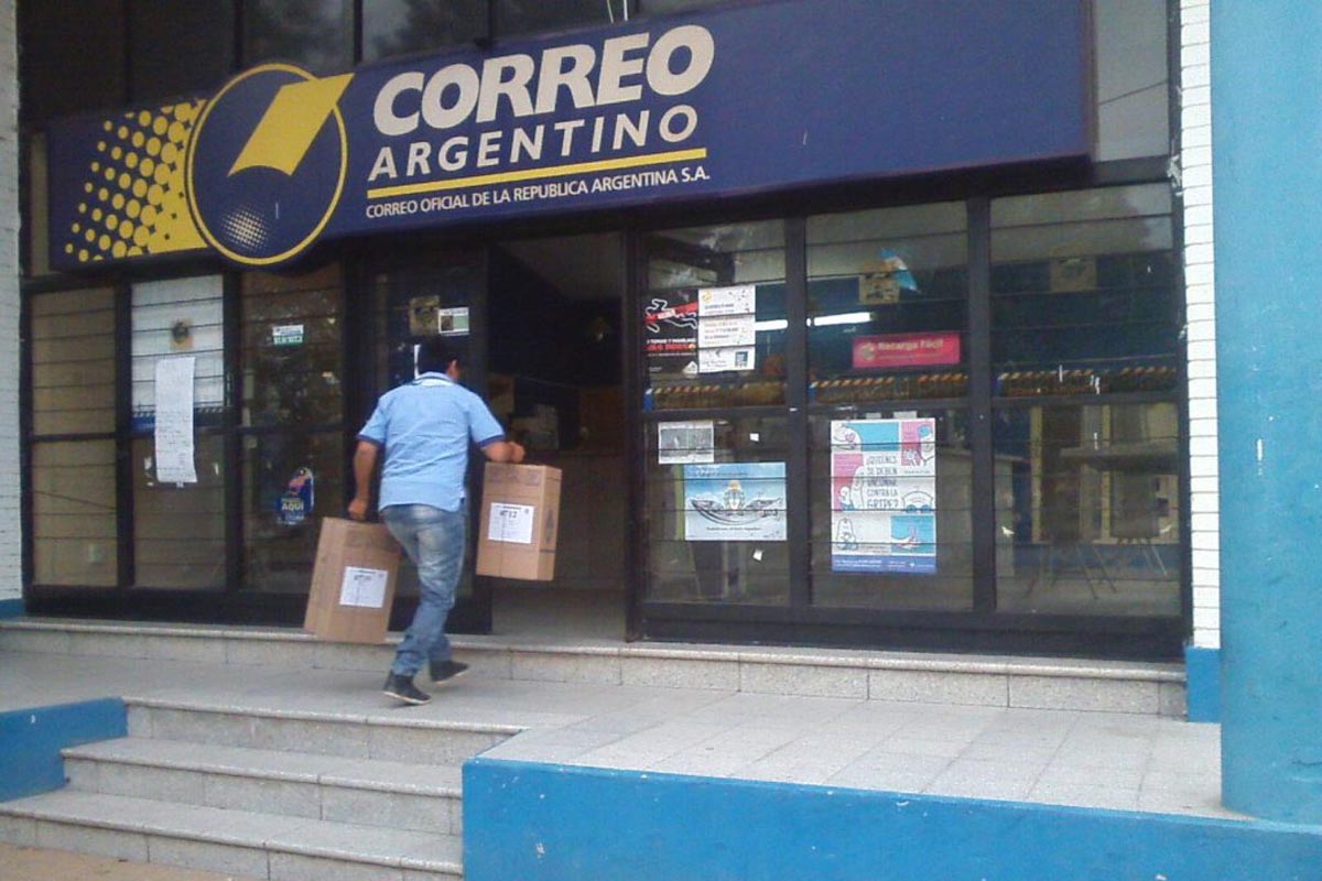 Tras casi tres años de gobierno, Macri se excusó de intervenir en el caso del Correo