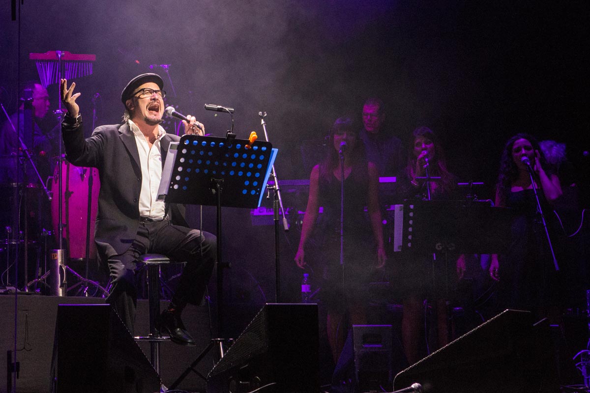 Las tres cartas ganadoras de Mike Patton para volver a romperla con Mondo Cane