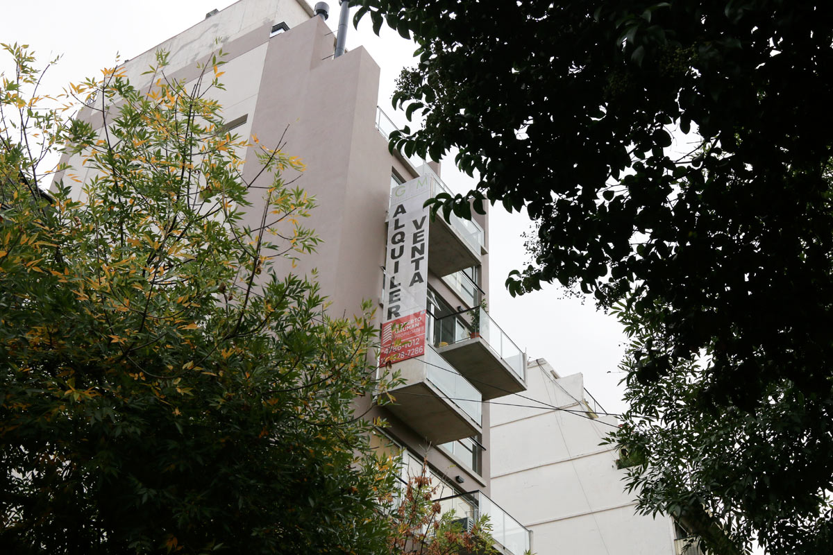 El salario mínimo alcanza apenas para cubrir el alquiler de un monoambiente