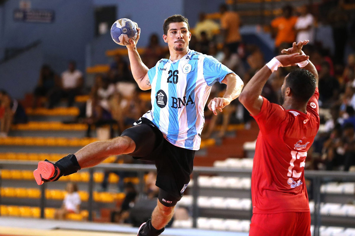 El multifacético Simonet: el crack del handball que inventó un juego de mesa sobre historia argentina