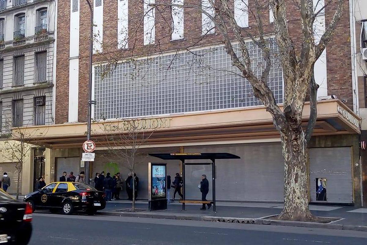 Luego de las repercusiones, reabrieron el cine Gaumont