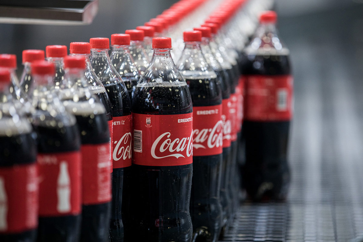 Denuncian millonaria inversión de Coca-Cola para influir en investigaciones científicas