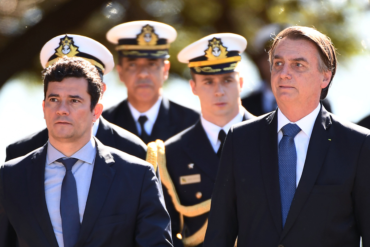 Bolsonaro condecoró al ex juez Moro, en medio del escándalo por las irregularidades del Lava Jato