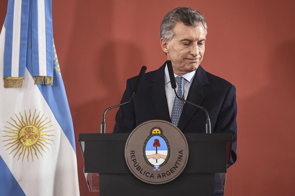 Macri comunicó el anuncio con un insólito video y caracterizó las medidas como un «alivio»