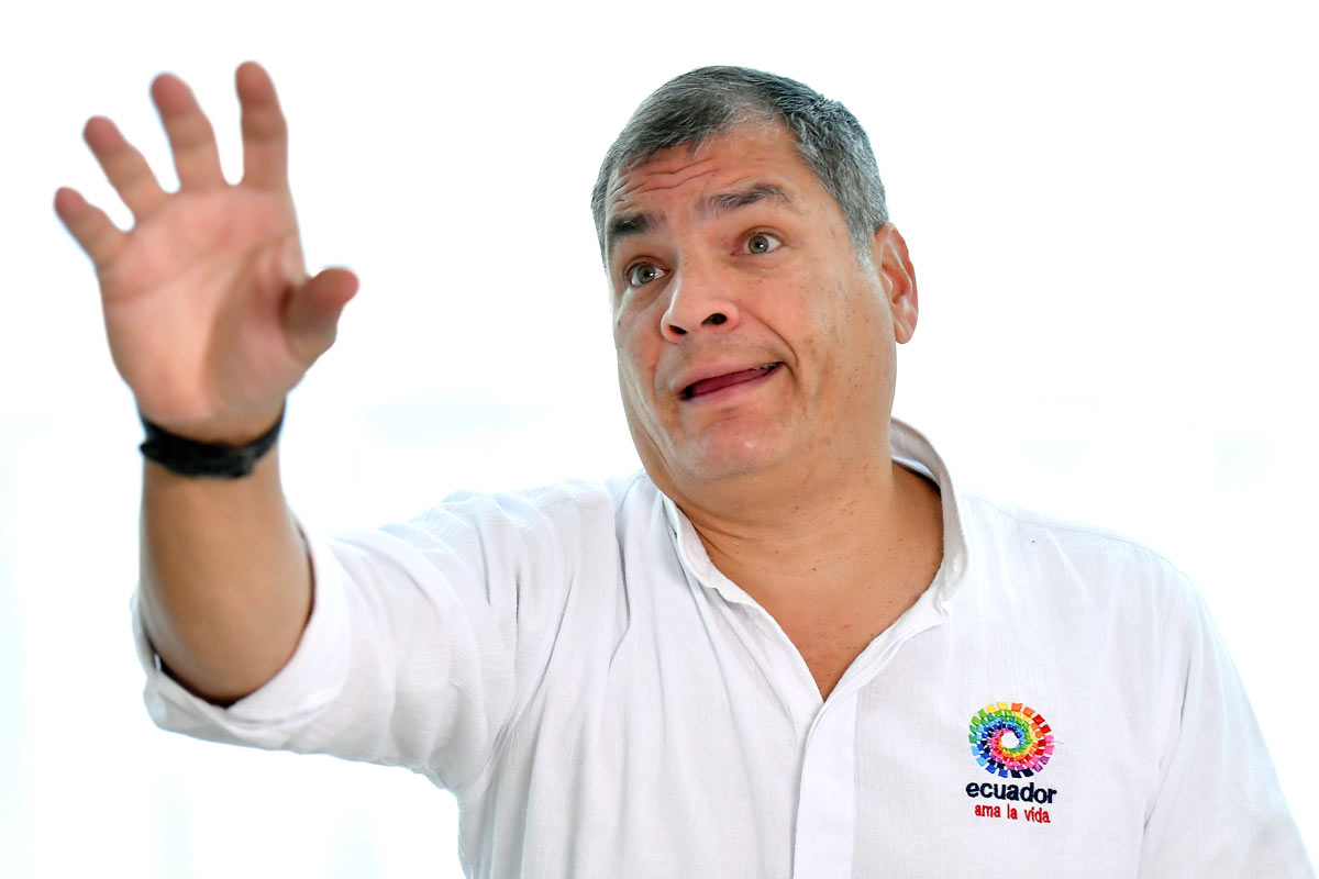 Correa considera «ilegal» la disolución del Parlamento en Ecuador y la califica de «golpe de Estado»