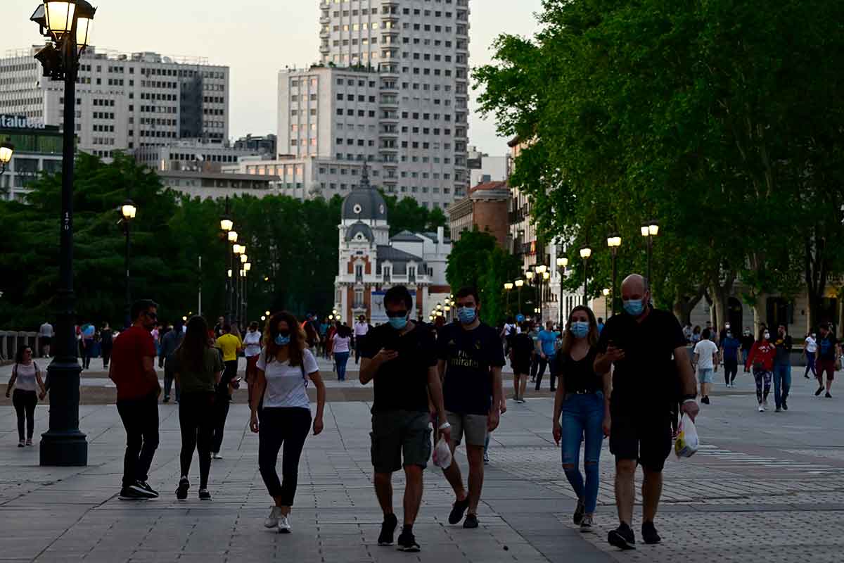 Cerca de los 300 mil contagios por día