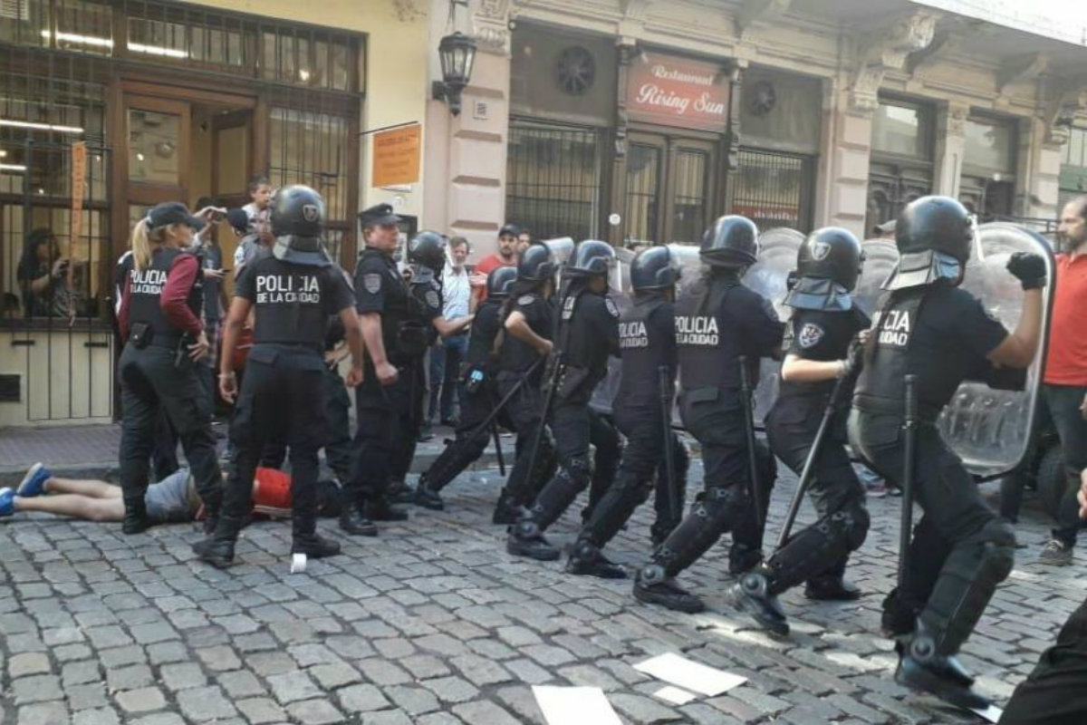 La Ciudad reconoció que 282 miembros de su Policía integraron fuerzas de seguridad en la dictadura