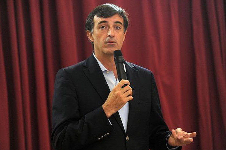 Esteban Bullrich, sobre la Educación Sexual Integral: «La discusión de género no tiene nada que ver con el embarazo adolescente»