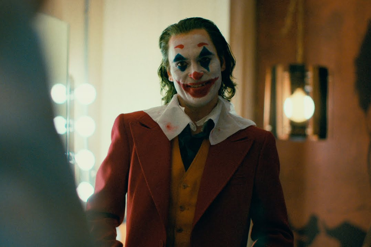 Michael Moore calificó a Joker como «una obra maestra»